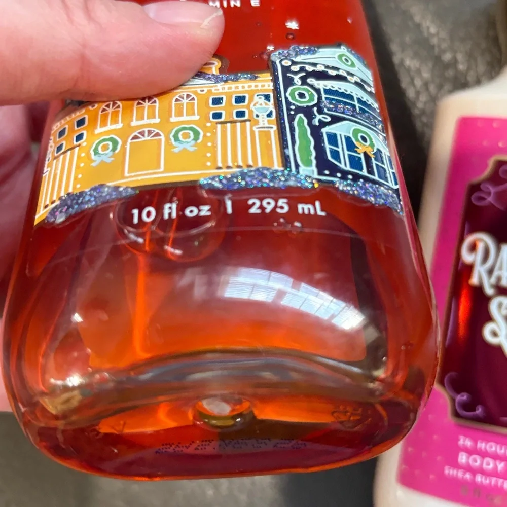 Bath and body works set in Santa’s blueberry shortbread and raspberry sugar
